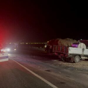 karsta uc arac carpisti bir olu uc yarali WG3jGt1q