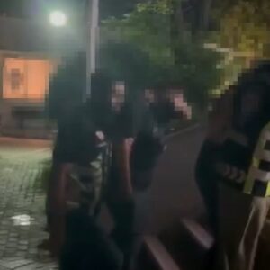 motosiklet uzerinde teshircilige gozalti fsMMxnzQ