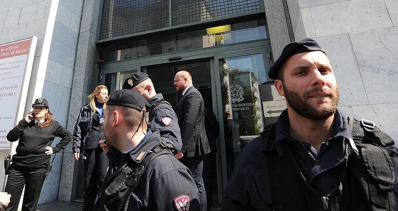 uzun namlulu silahlarla yakalanmislardi italyayi ayaga kaldiran 2 turkun kim olduguortayacikti 24T3YPQs