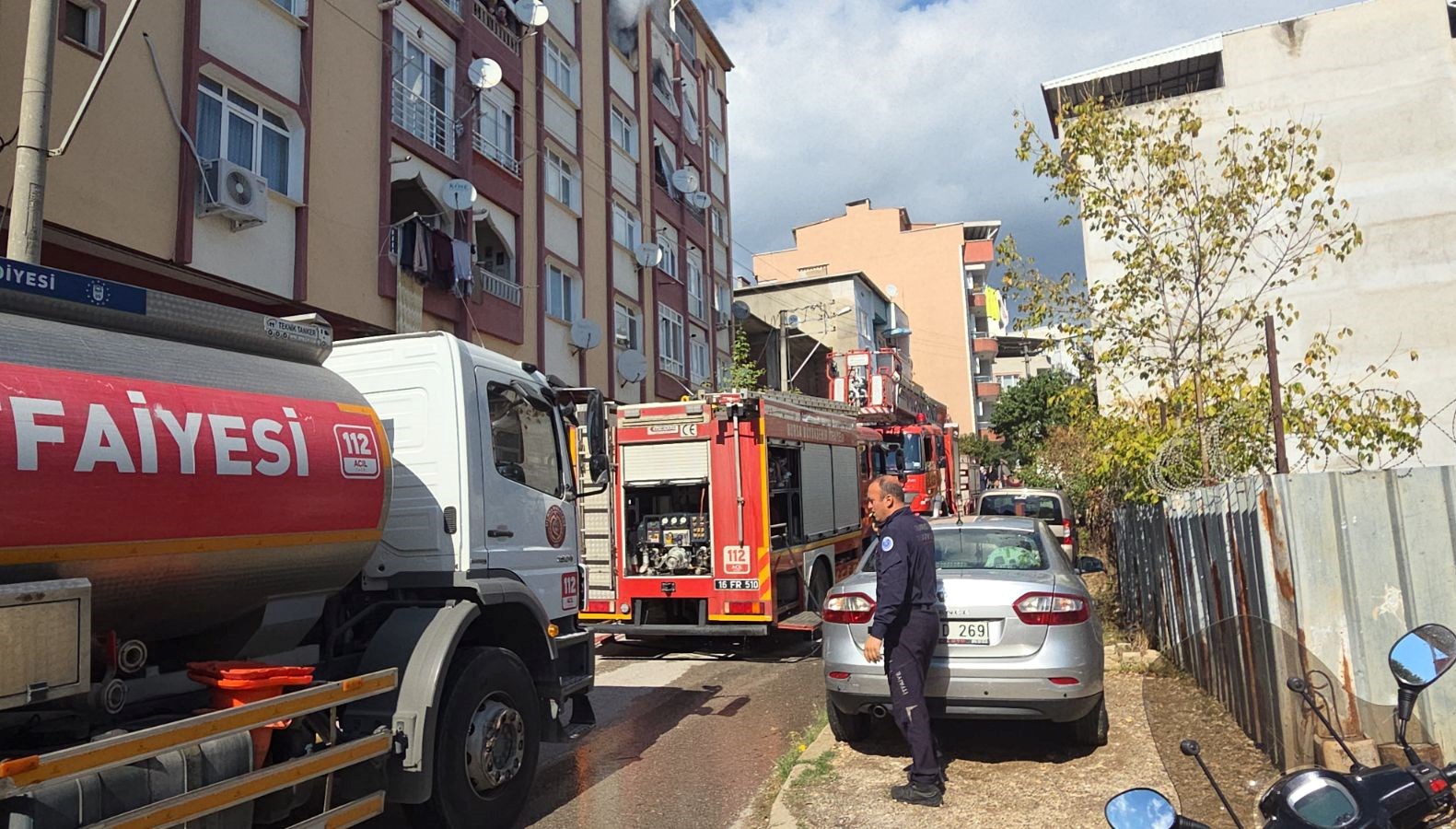 bursada bes katli apartmanda yangin qt1bMnv3