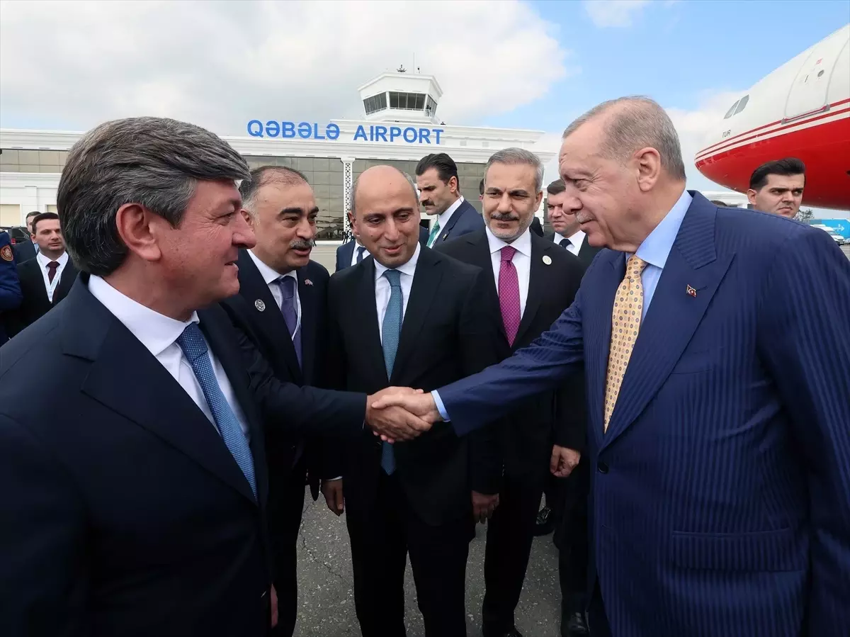cumhurbaskani erdogan azerbaycana geldi ueL8Fqdr