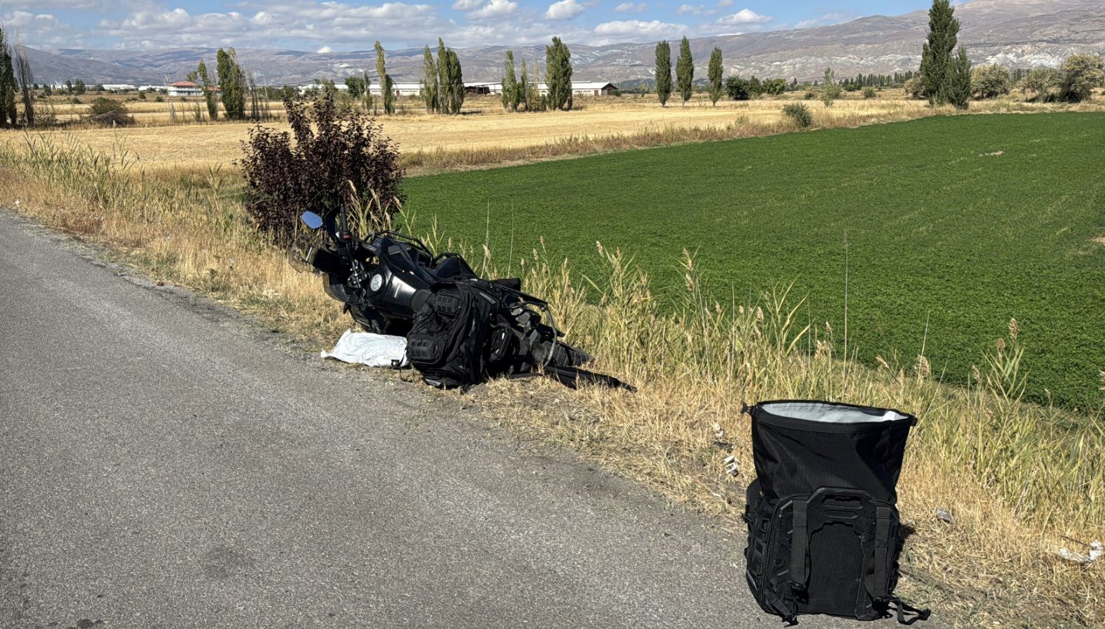 erzincanda bariyere carpan motosikletteki surucu oldu BKyimMzd