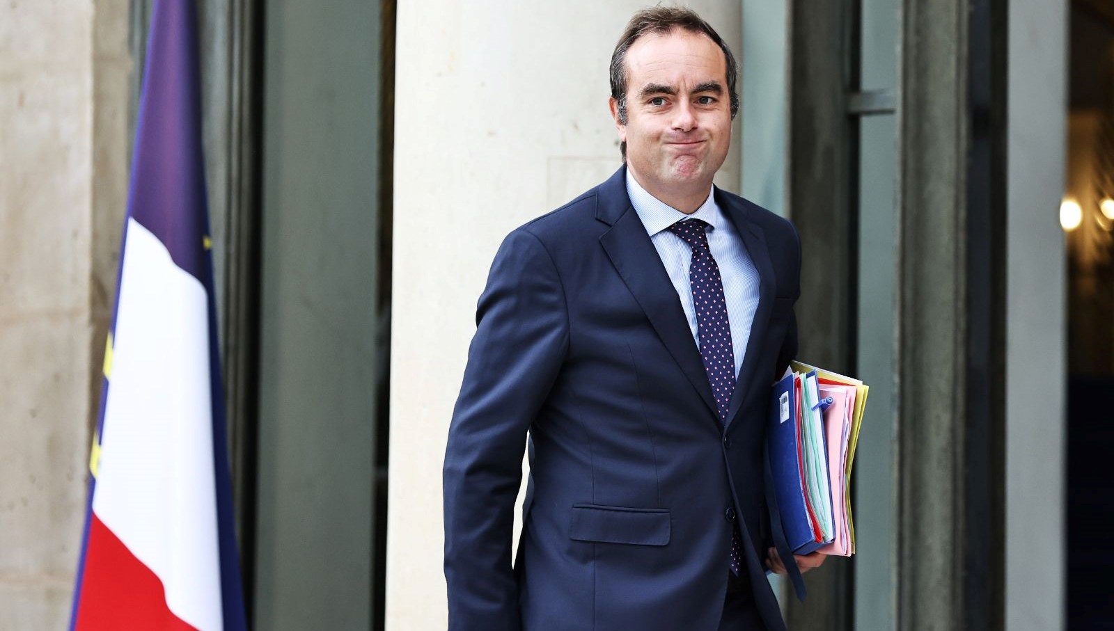 lecornu fransizlari cileden cikaran bu siyasi krize son verilmeli 5pavLrnq