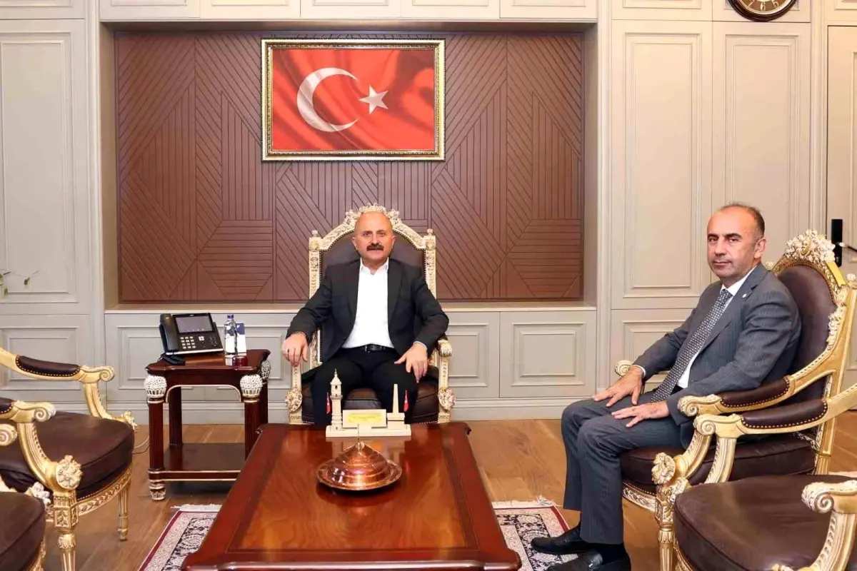 vali varol rektor kelesi ziyaret etti kWGlWDvH.jpg