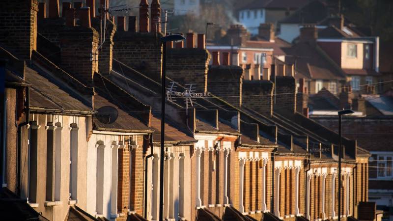 airbnb londrada siddet ve istismar magduru kadinlar icin ucretsiz konaklama saglayacak sISM2kfp.jpg