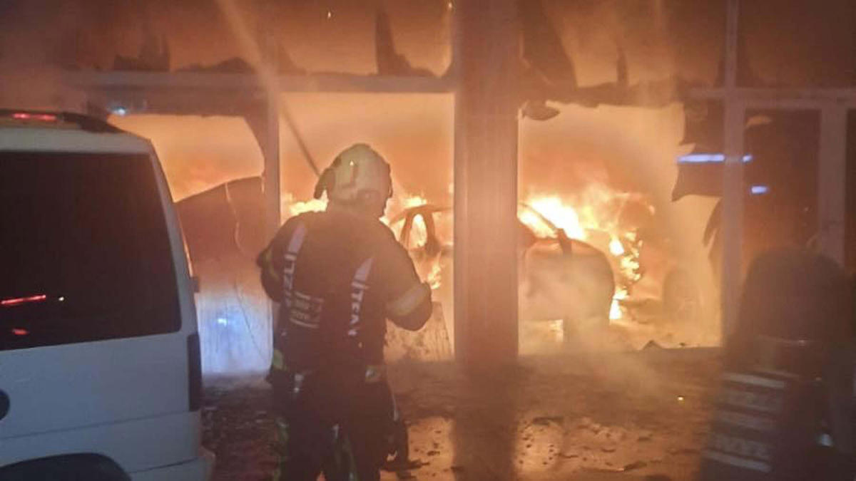 denizlide oto galeriyi kundaklayan supheli intikam icin atese verdim PB3m46uh.jpg