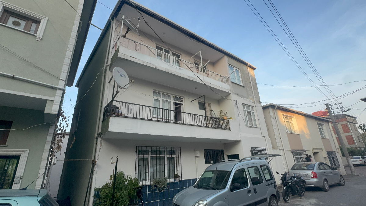 kocaelide kolonlari catlayan bir bina daha tahliye edildi grTftjc9.jpg