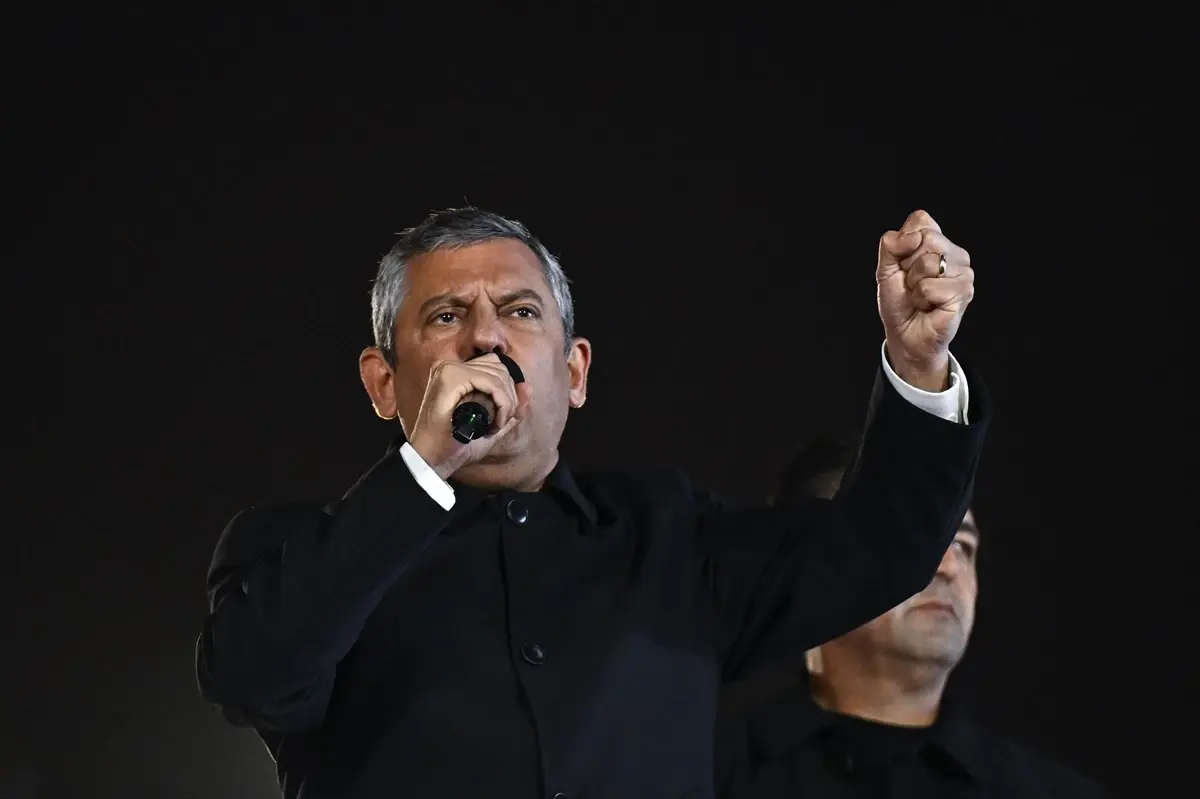 ozgur ozel istanbulda miting duzenledi 7YbJTjy2.jpg