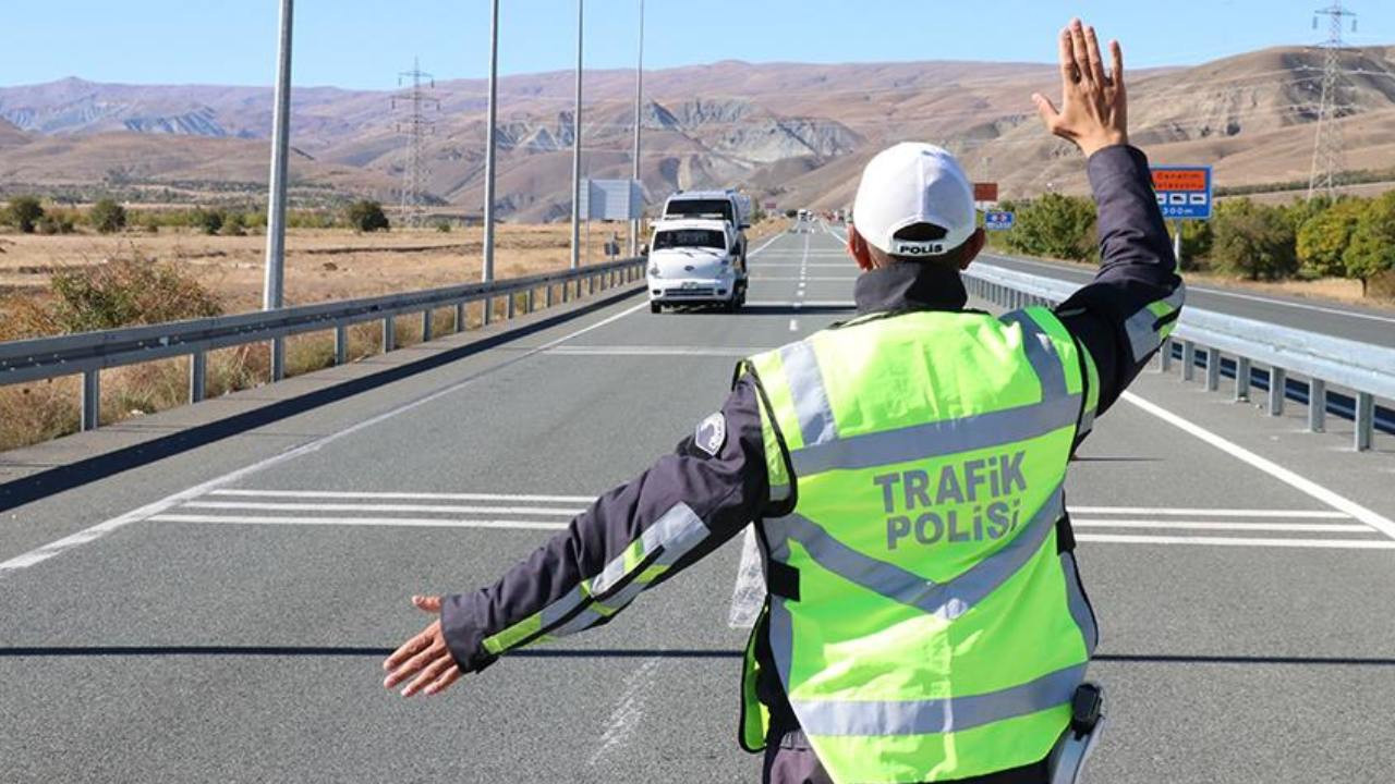 Kural İhlalleriyle Dolu Araç Trafikten Men Edildi
