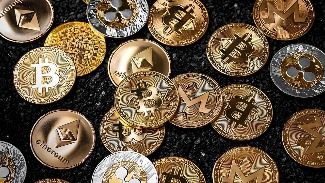 Kripto Piyasasında Düşüş: Ethereum Bir Yılın En Düşük Seviyesini, Bitcoin Mayıs Ayının En Dip Noktasını Gördü