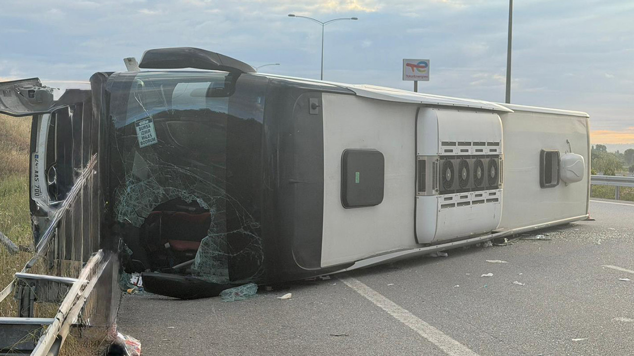 Balıkesir’de Devrilen Yolcu Otobüsü: 25 Yaralı