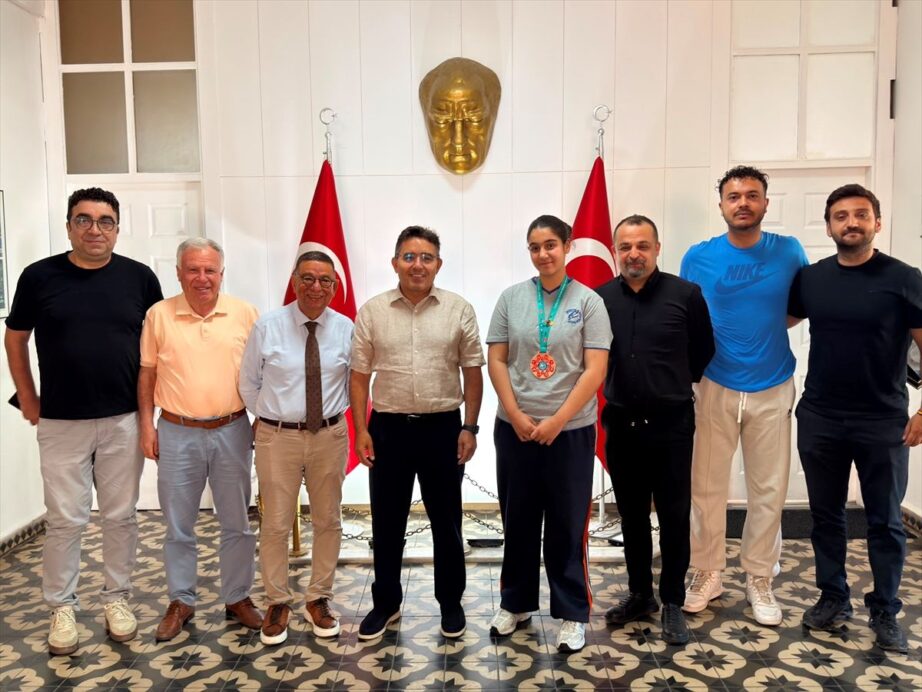 Nilsu Özdemir’den Dünya Üçüncülüğü Ziyareti